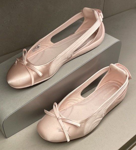 whOopsyouu's tweet image. PUMA SPEEDCAT x BALENCIAGA, the colors and details are very eye-catching 👀😫