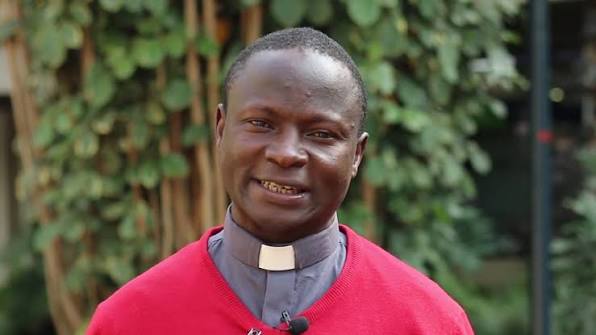 🚨#UPDATE: One of the dependants of Fr.Deusdedit Ssekabira has received a call from a person who introduced himself as Christopher Damulira asking him why he released information regarding the abduction of Fr.Ssekabira.

The same Christopher Damulira instructed the young boy not