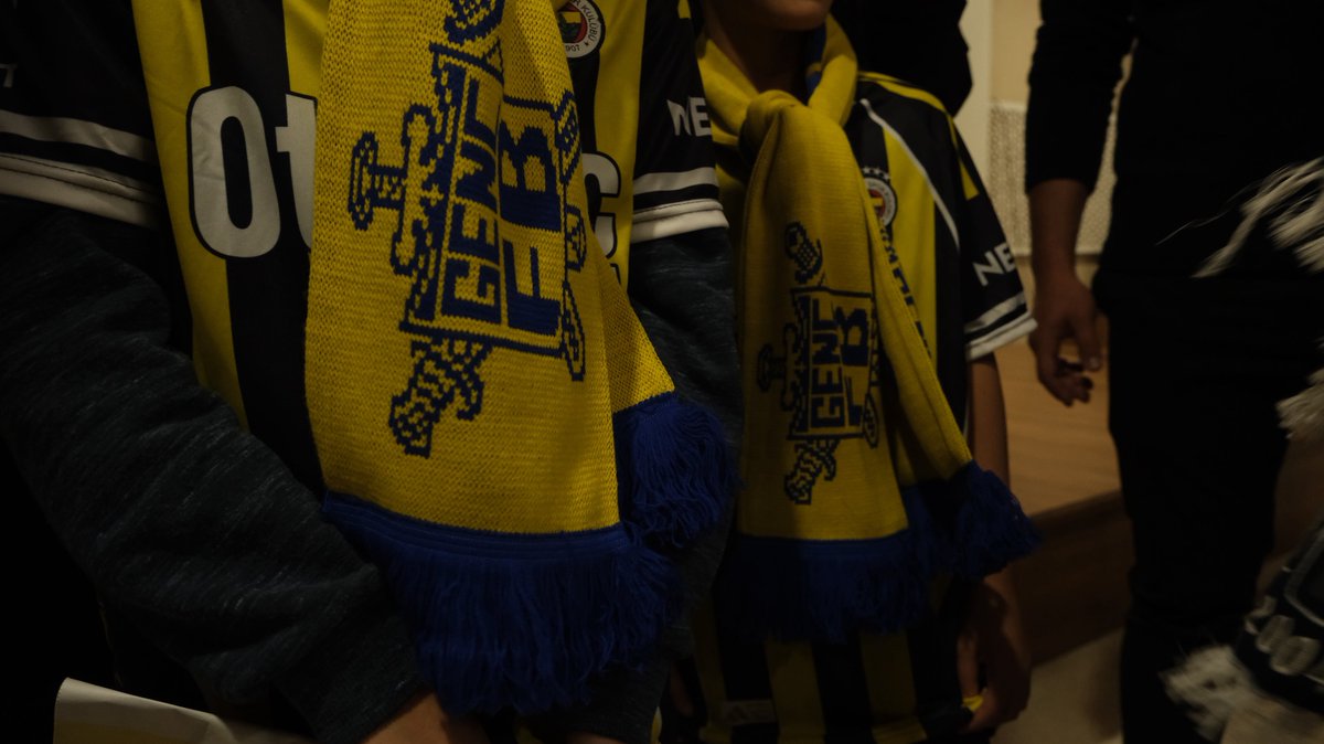 gencfborg's tweet photo. Çocuklar Gülsün, Dünya Gülsün.

Fenerbahçe sevgisini ebediyen yaşatmak için küçük kardeşlerimizin gönlüne Fenerbahçe’yi aşıladık.

Birlikte geçirdiğimiz bu güzel vakitte, kardeşlerimizin yüzlerindeki tebessüm her şeye bedeldi.

#GençFenerbahçeliler https://t.co/nrLUlWHz6X