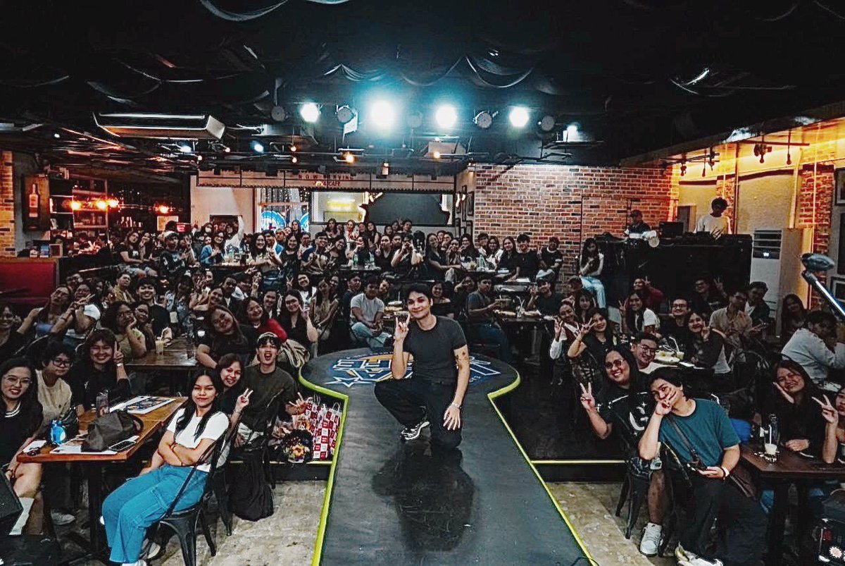 viva_records's tweet photo. Carlo (@carlocmendoza ) performing live at Viva Cafe for the first show of the Amiel Sol’s “Pagsibol” EP Launch Gig!
#AmielSol #PagsibolEP #OPM https://t.co/ixPOWMOqrc