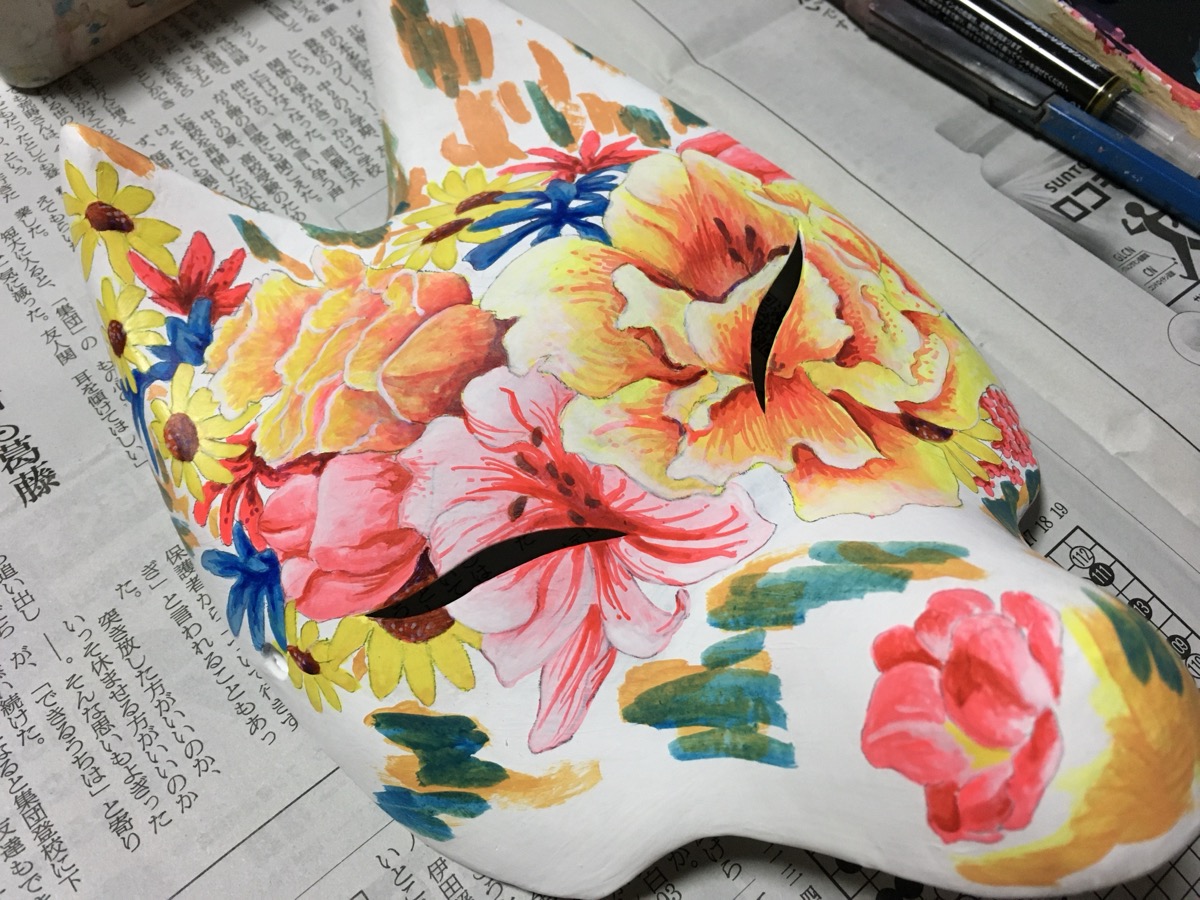 muarbon's tweet photo. 2025年12月13日。
白い部分の消えてくれない、はみ出た下書きを潰すために一旦色を置きます。
#お面
#きつね https://t.co/IY39PbdN4t