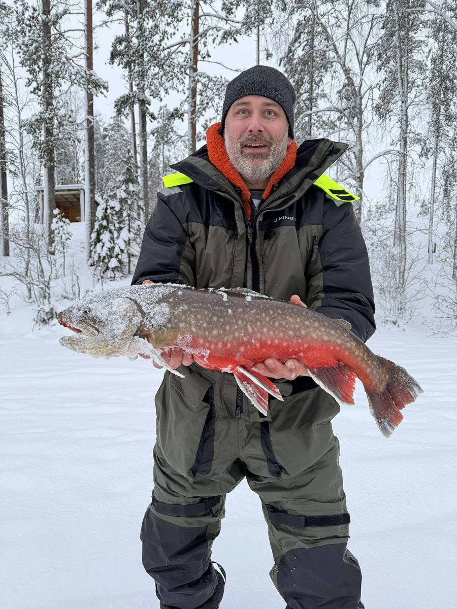 ikaglen's tweet image. PB på röding. 3.7kg