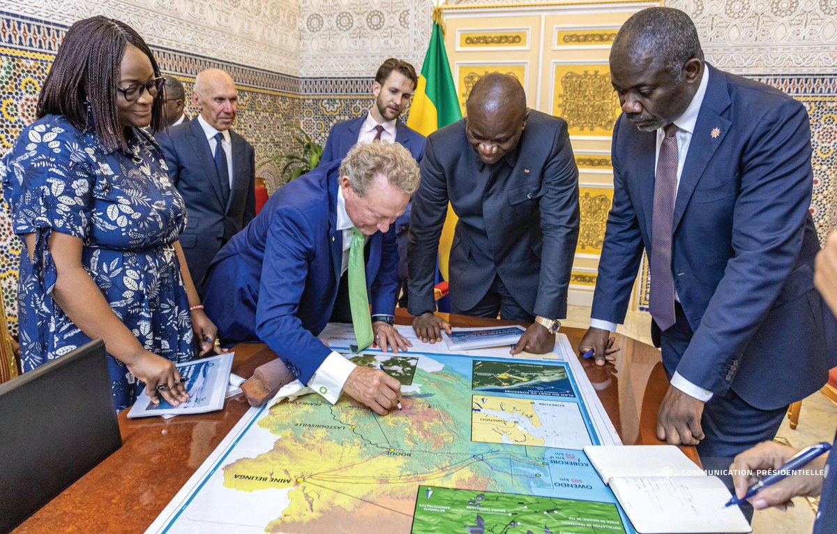 Le Président de la République, S. E. <a href="/oliguinguema/">Brice Clotaire Oligui Nguema</a>, a reçu le Dr Andrew Forrest, Fondateur et Président Exécutif du Groupe Fortescue.

Au cœur des échanges, le projet intégré de Belinga (mine, rail, port, énergie verte) et l’accord de principe pour la construction du port de