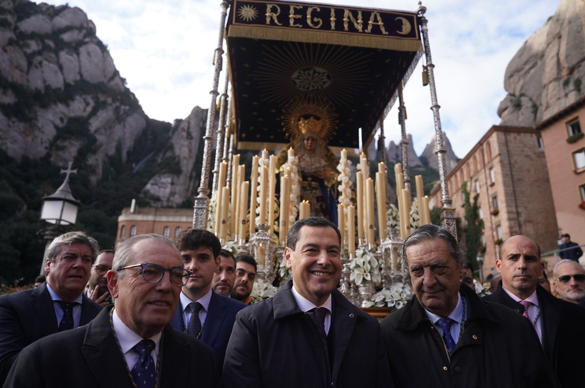 JuanMa_Moreno's tweet photo. Día histórico en Montserrat. Conmemoramos los 1.000 años de su Abadía y el 425 aniversario de la fundación de la @Hdad_Montserrat de Sevilla.

Emociona ver a la virgen procesionar por este enclave espectacular.

Gracias al abad Manel Gasch por su hospitalidad. https://t.co/etGeEJOkCK