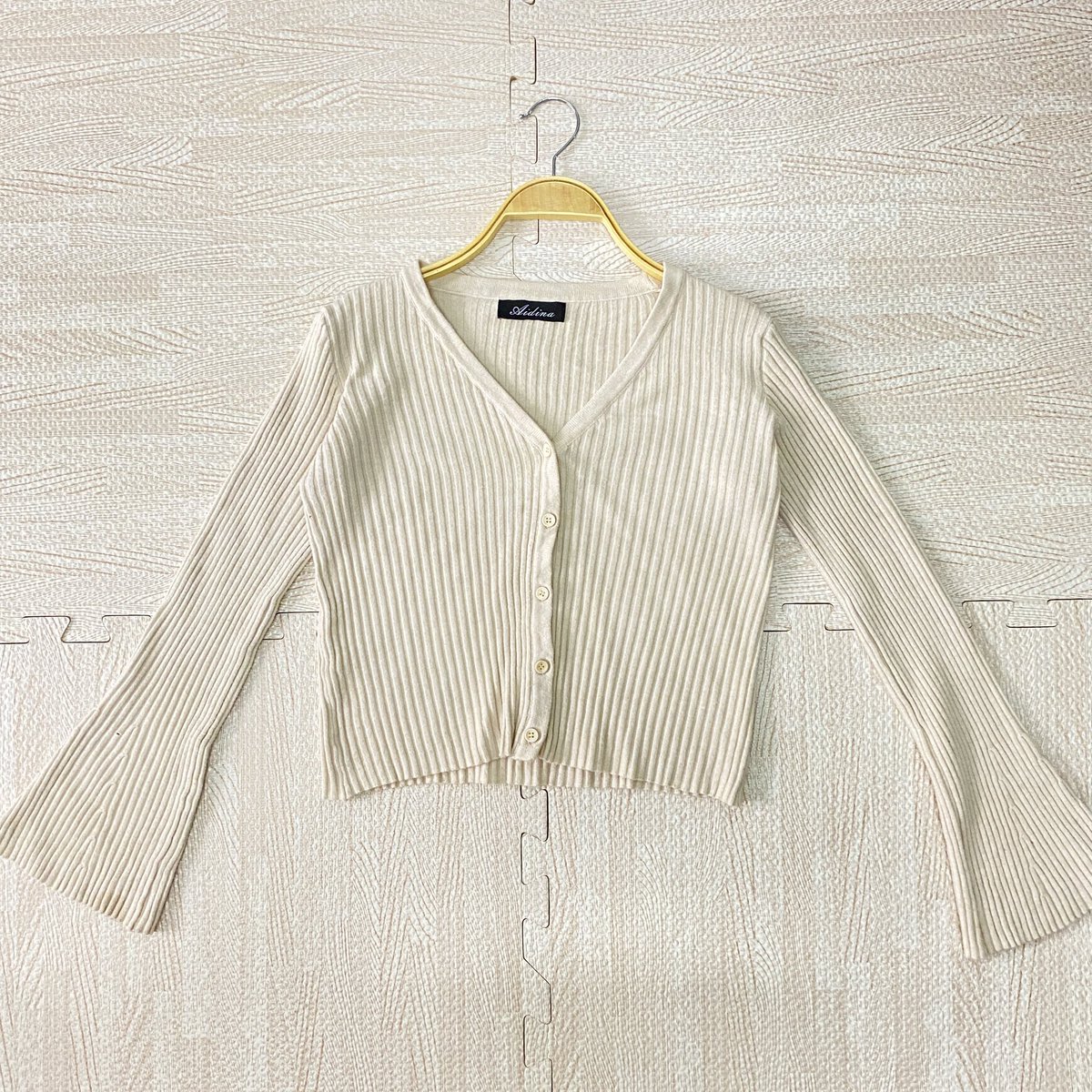 simmeracc24's tweet photo. ไซส์ : อก36-38
สีเบจ ผ้าร่องนุ่ม ทรงสวยค่า 
𝙋𝙧𝙞𝙘𝙚 : 69฿ https://t.co/5A6AGmMNUG