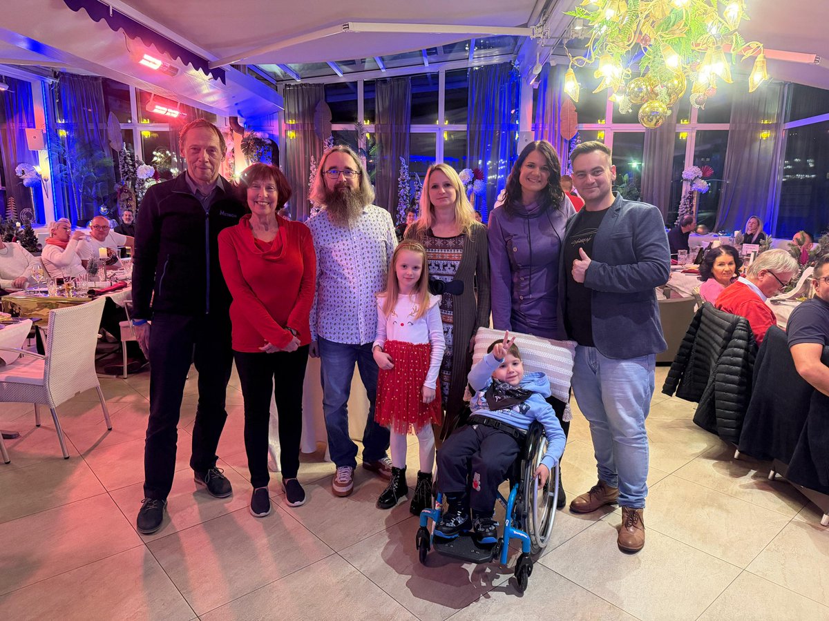 PetraTeslaLove's tweet image. A big thank you to @TeslaClubAT  for the amazing Christmas Party and wonderful Christmas dinner on December 12, 2025, in the beautiful Flachau! 🎄🚀

We (with my love @MadelArtem and my son Ondrej) loved catching up again with friends and fellow Tesla enthusiasts, and it was…