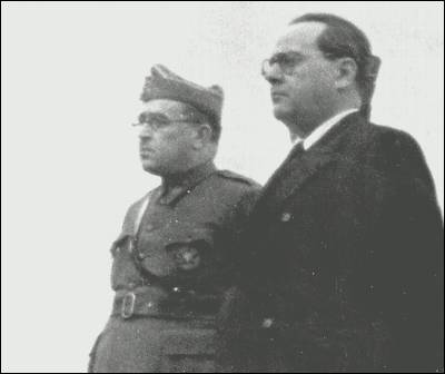 El 12 de diciembre de 1938 el general Rojo escribió al presidente Negrín sobre los preparativos de la ofensiva de Cataluña. 

"Los objetivos del enemigo son dos: la frontera y la ocupación de Barcelona "

No se equivocó, dos semanas más tarde comenzaron los ataques en esa línea.