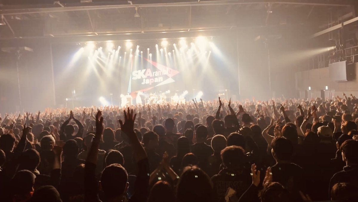 yuichiroakaba's tweet photo. SNAILRAMP豊洲PITありがとうございました！ライブ終わってからは素晴らしい面々のライブを楽しむだけという何とも最高のSKA ramble！FSDもMONGOL800もHEY-SMITHも半端ねぇ！からの東京スカパラダイスオーケストラ！楽しむー！
#SKAramble
#スカランブル https://t.co/njY8mGXmp3