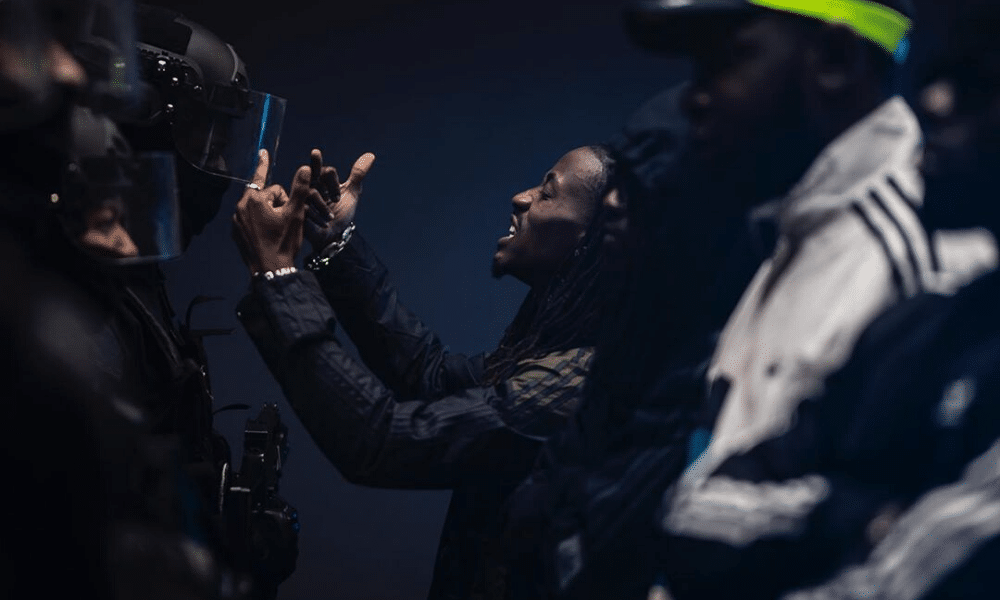 LeKarre's tweet image. [THREAD] : On est le 13/12, il est 13h12, le moment parfait pour rappeller à certains auditeurs que le rap DÉTESTE la police et que cela ne changera jamais. 

Sélection de nos phases anti-flics préférées ⬇️