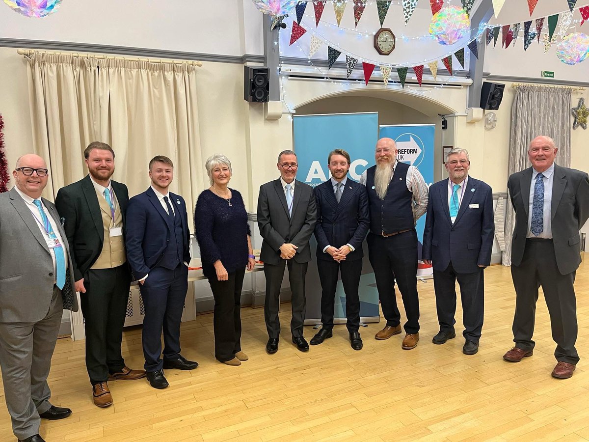 CllrAWoodruff's tweet photo. Great night getting together with East Midlands Association of Reform Councillors. 
Great support and organisation by @McivorJaymey and the entire team. 

@reformparty_uk https://t.co/psHXwwnbQh