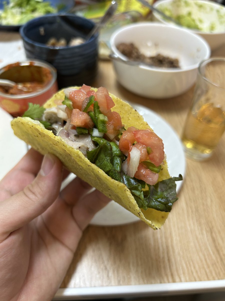 コイツ、タコス食べるんだって絶対店員に思われた。