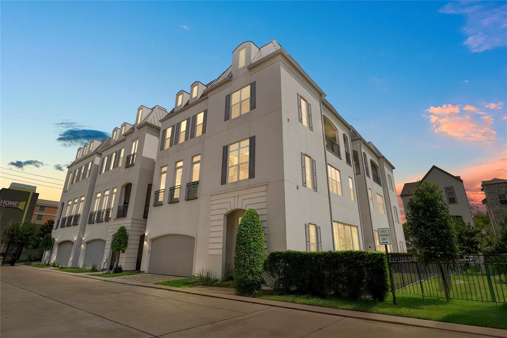 LINDATELLO's tweet photo. 11107 Savannah Oaks Lane, Houston, TX, 77043
4 bed | 4.5 bath 3306 Sq. Ft.
Active | 650000
https://t.co/TF8zM1Qp3l
Welcome to 11107 Savannah Oaks Lane, an elegant 4-bedroom, 4.5-bath residence in a secure gated community, offering modern luxury and exceptional design. Soaring... https://t.co/IJPiwaPmvF