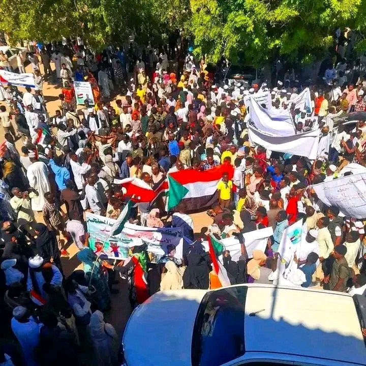zainab_wad's tweet photo. من يراهن علي الشعب لن يهزم و من يراهن علي الخارج لن ينتصر https://t.co/fB1vxRkD0U