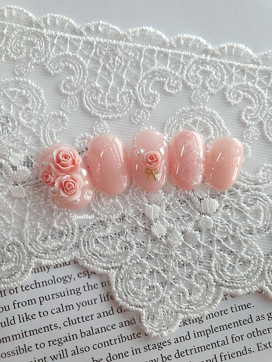 라비앙로즈 네일
blog.naver.com/jazznail/22337…
사계절 우아한 로즈네일 

주문서 naver.me/xLJrkiBL