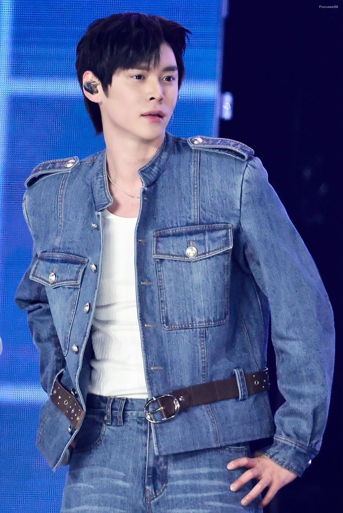 ผม หัวใจ อึนซอก ชุดเดนิมตลอดไป 🪨🫶🏻👖

คหสต เปน ผช ที่ใส่ชุดโทนยีนส์ๆ ฟ้าๆน้ำเงินๆแล้วขึ้นมากๆอะ จากที่หล่ออยู่แล้ว พอใส่โทนนี้คือหล่อออร่าขึ้นๆไปอีก