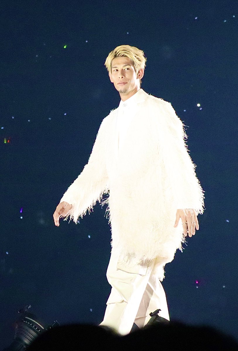 フィジカルだけじゃなく…
この衣装にも決して負けない強いビジュアル👏💜

2025.12.11@横浜アリーナ

#Jリーグアウォーズ
#sanfrecce  #佐々木翔 選手