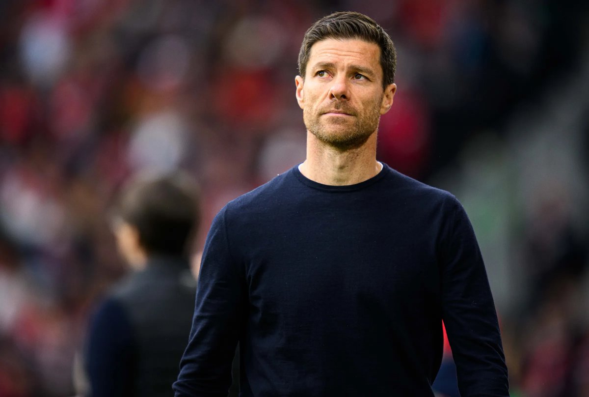 PurelyFootball's tweet image. 🚨 𝐁𝐑𝐄𝐀𝐊𝐈𝐍𝐆: Xabi Alonso's time at Real Madrid has come to an end.

[@Romain_Molina]