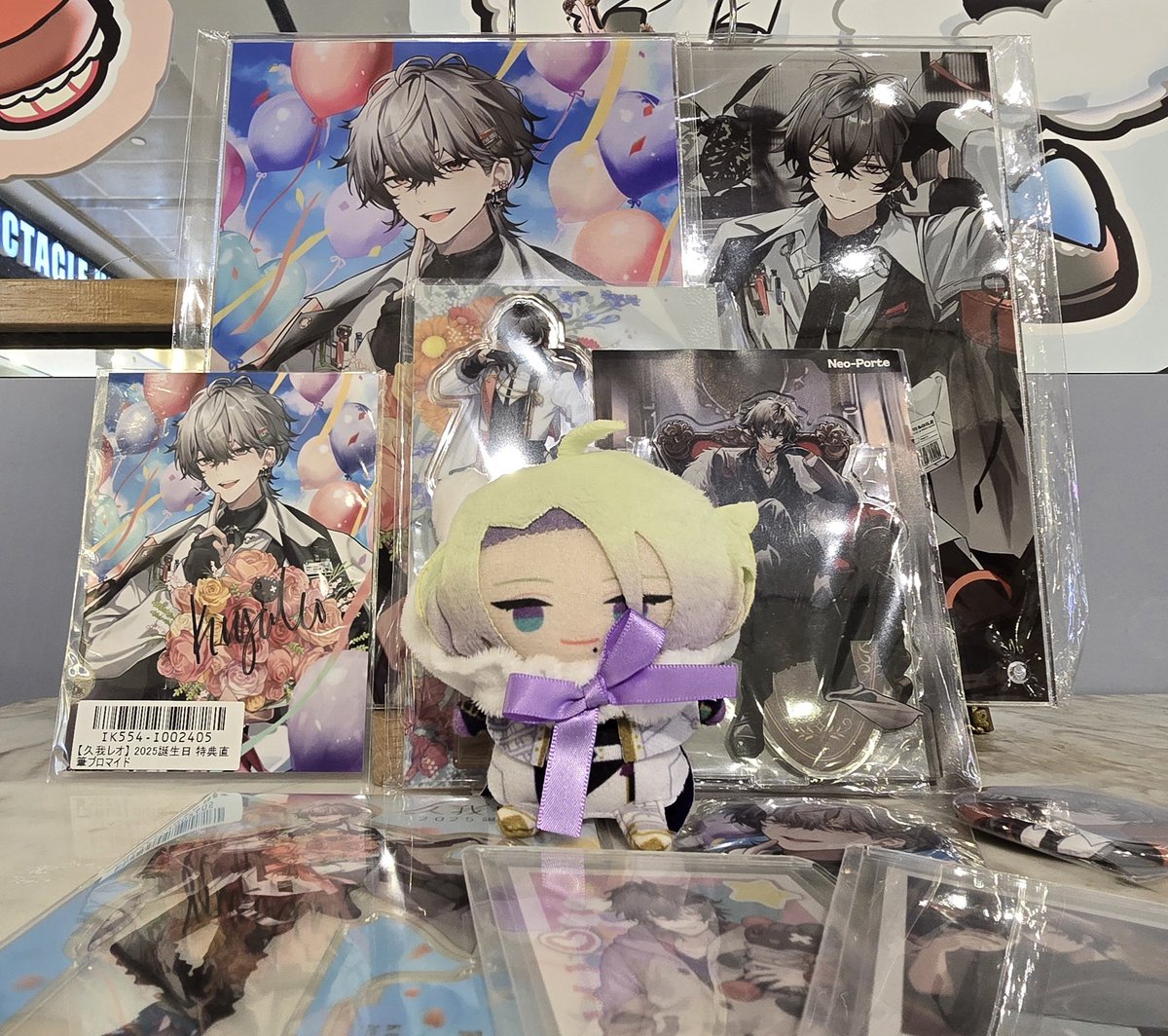 rururunee's tweet photo. + more pics !
really hope he knows how much we love and cherish him, heres to 3 years and many more!! 🩷 https://t.co/2zivAK13k2