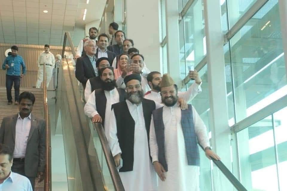 کمال اتاترک نے اپنے سپاہیوں کو حکم دیا کہ ملک کے بڑے ملاؤں کو میرے پاس لے آئیں، جب ملاں آئے تو اس نے ان سے کہا:
کسان حکومت کے لیے گندم، چاول وغیرہ اگاتے ہیں، گوشت، ڈیری فارمرز، درزی اور دیگر چیزیں  بنانے والے اپنے لوگوں اور اپنی حکومت کو فائدہ پہنچانے کے لیے کوہی کار آمد کام کرتے