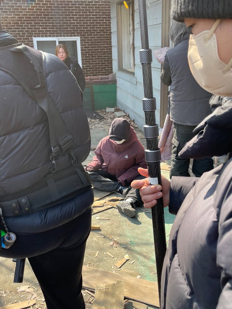 kimgoeunphofc's tweet image. [IG] 131225 ggonekim update

“##자백의대가 🥹 
넷플릭스에서!!!”

-
Behind the scenes photos on the filming set of &amp;lt;#ThePriceofConfession&amp;gt; 😁

#김고은 #KimGoEun