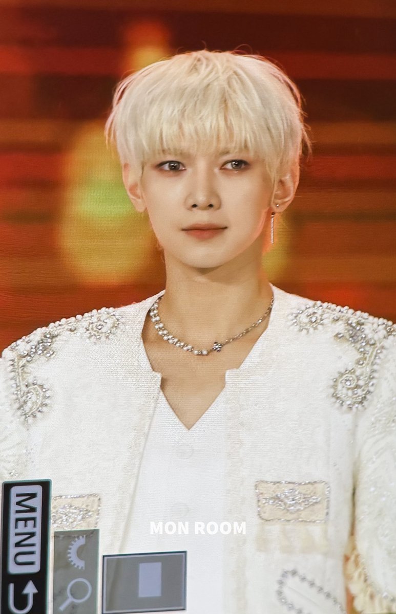 room_az615's tweet photo. 251213 뮤직뱅크

  #에이티즈 #ATEEZ #여상 #YEOSANG https://t.co/KE71OJL3SU