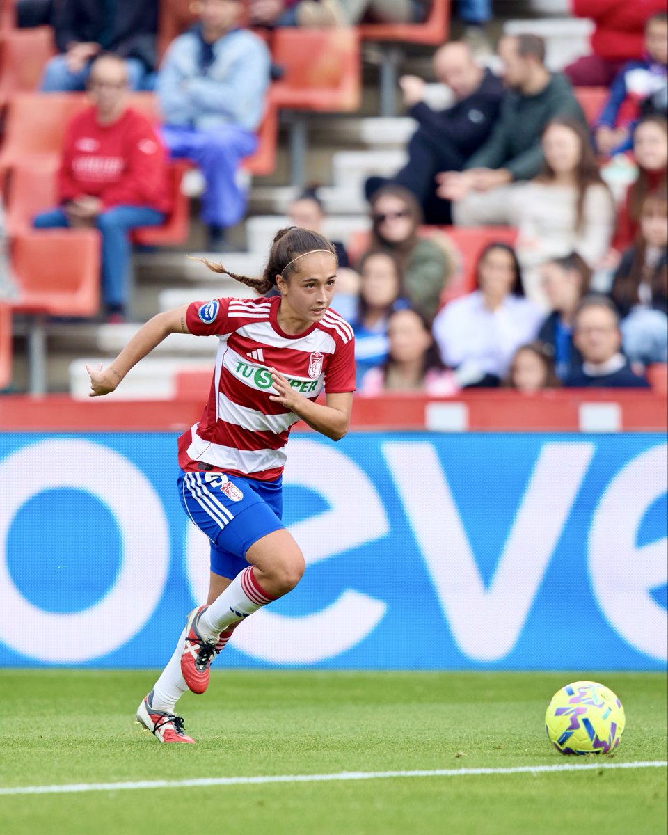 🫡 Yoli Sierra lo deja 𝐭𝐨𝐝𝐨 en el campo

#LigaFMoeve | #GranadaRealMadrid