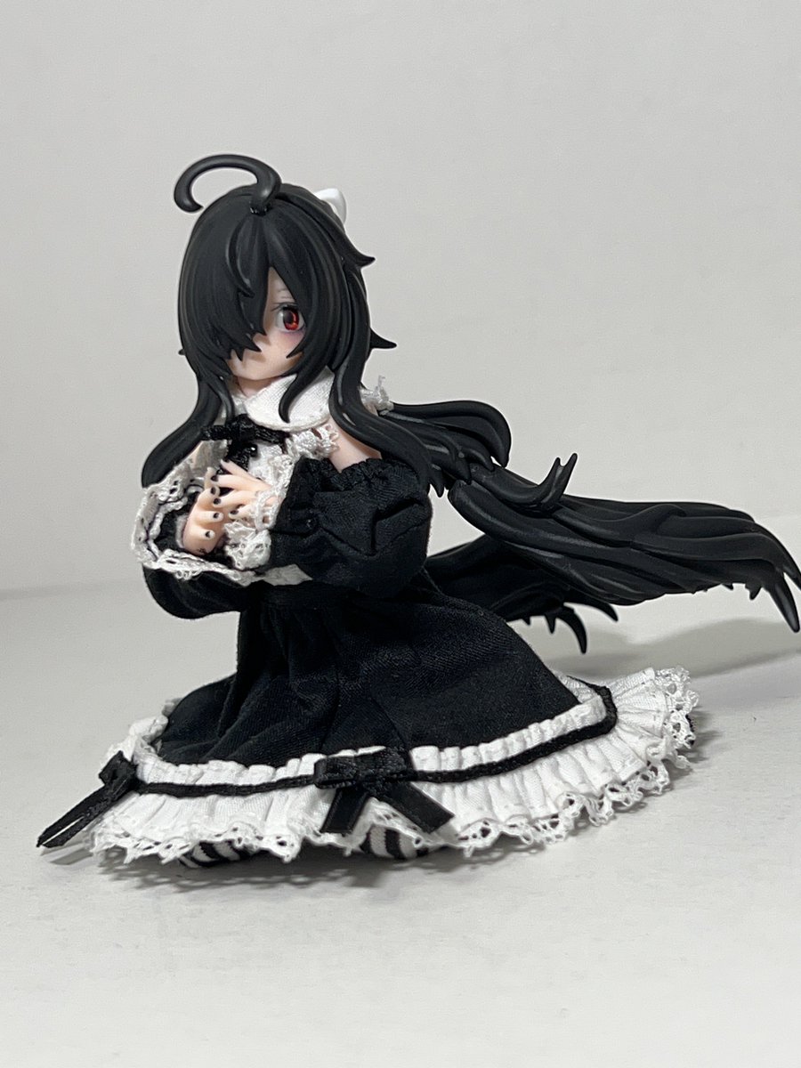 ブツが届いたので着せ替え 個体差なのか胸元が緩かったので青い方と