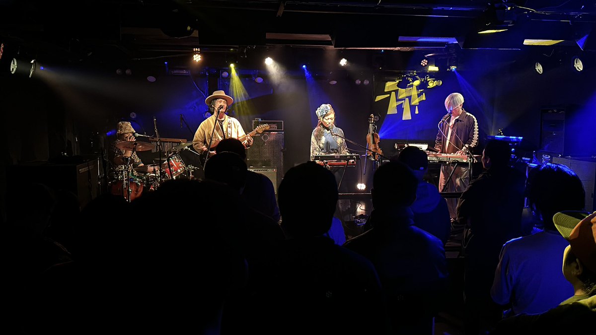 newport_waves's tweet photo. .
福山Cable でのライブ
無事に終演しました。

初めましての方や お久しぶりですの方
いろんな音と
いろんな世代の人が交わる素敵な場でした。

関係者各位
ご来場いただいたみなさま。
ありがとうございました。

NPW  2025年のライブ納めでした。
(練習は まだあるのかな？？) https://t.co/ewGVx6vsoi