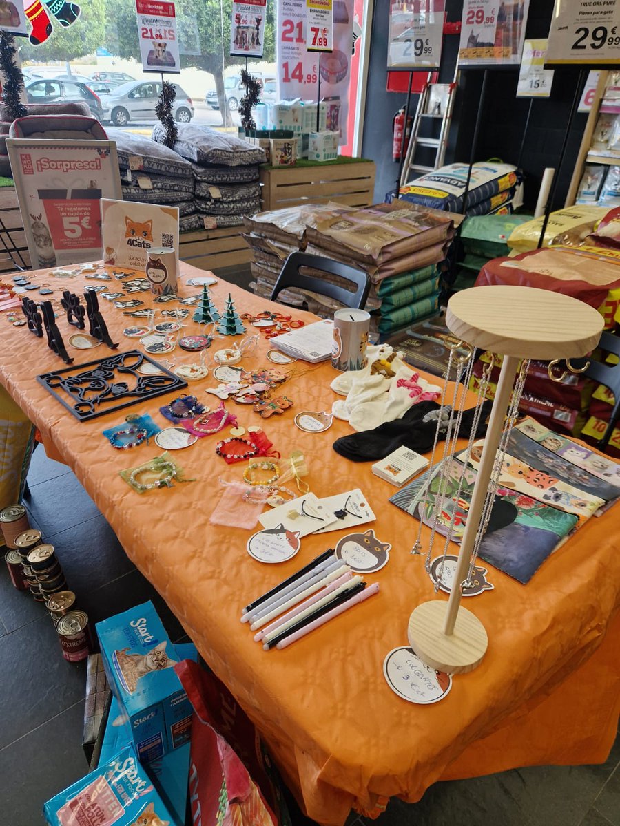 4catsVLC's tweet image. Estamos en #Alfafar en @kiwoko te animas a colaborar?