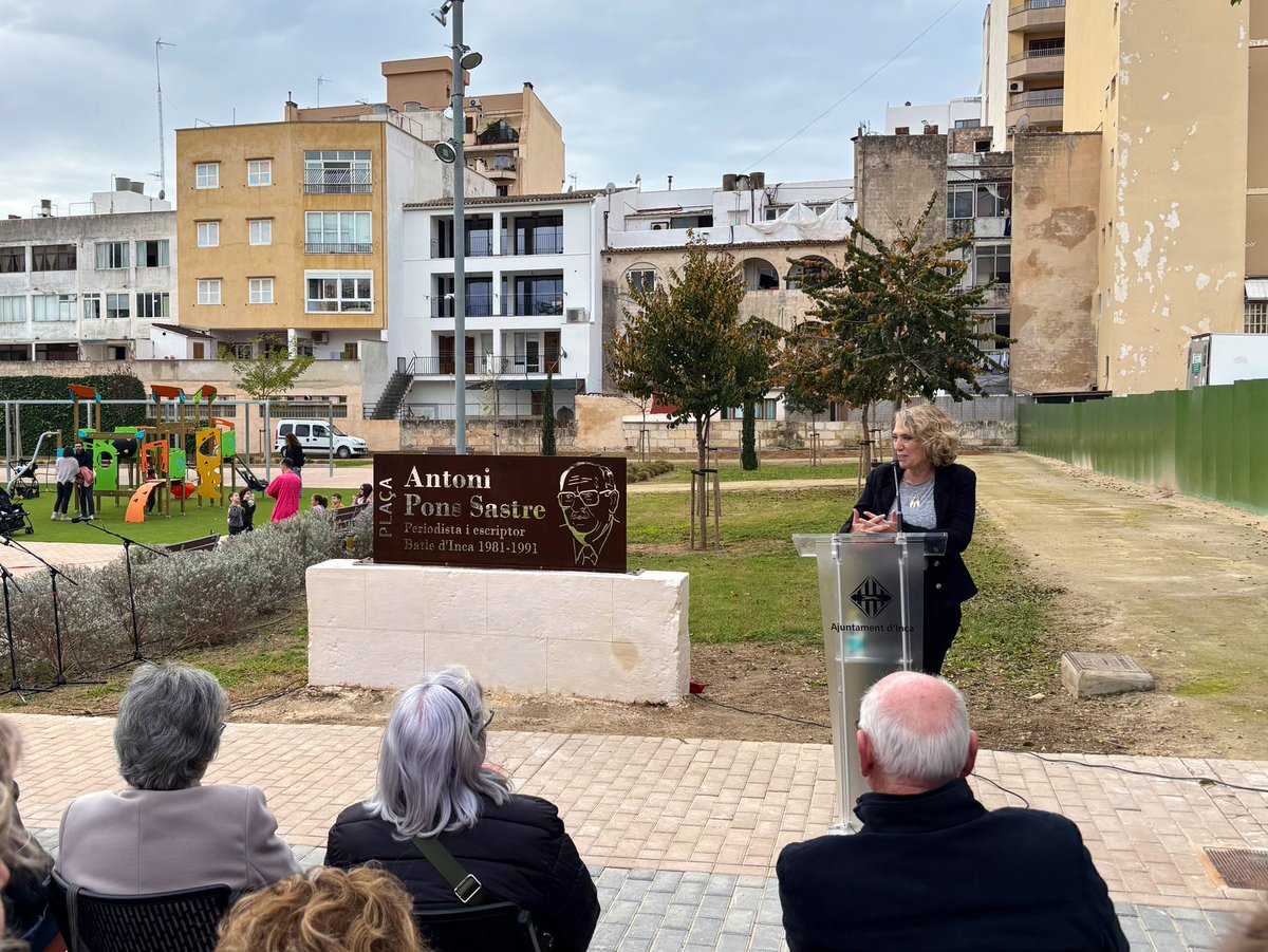 SocialistesInca's tweet image. Un autèntic #OrgullInquer inaugurar avui la plaça Antoni Pons Sastre a l'Avinguda d'Alcúdia, un espai dedicat a l'exbatle d'Inca, periodista i escriptor.

Els @SocialistesInca no ens hem volgut perdre aquest acte dedicat a un gran home que va fer tant per la nostra ciutat.