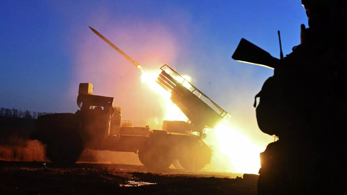 Het conflict in Oekraïne?
Dat eindigt niet neutraal, niet compromis, niet EU wint..
Nee schat.. het eindigt op Russische voorwaarden. Punt.

Niet ik zeg dat, maar Jacques Boe. Voormalig #NAVO adviseur.
Kolonel.
Geen X wappie zoals ik met al de 3e rakija om 13:07 uur ‘s middags.