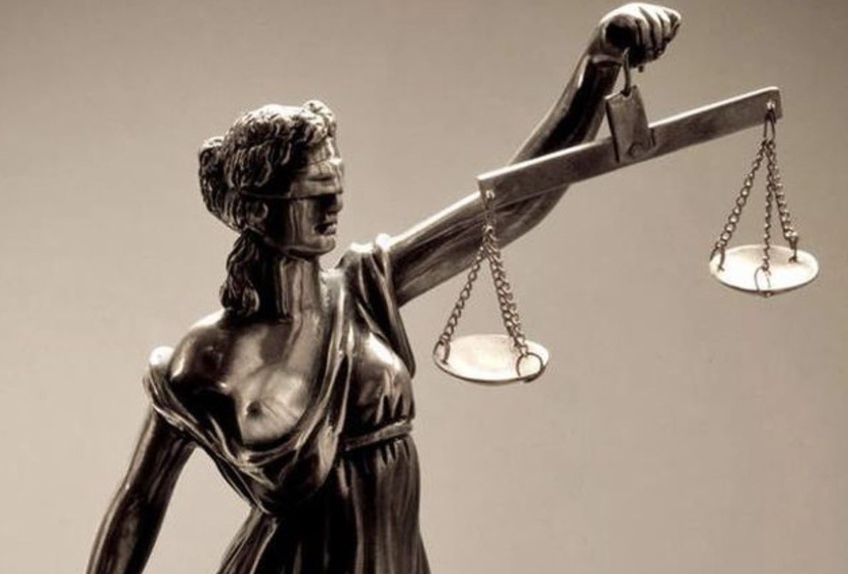 mkaristianou's tweet image. Επειδή για άλλη μία φορά τα Μέσα Ενημέρωσης στην Ελλάδα, με ελάχιστες εξαιρέσεις,  ΑΠΟΣΙΩΠΟΥΝ το τεράστιο θεσμικό θέμα που έθεσα στην Ευρώπη, οφείλω να σας ενημερώσω. 
Ενώ όλοι μας είμαστε υπόλογοι  απέναντι στον νόμο, οι Έλληνες πολιτικοί δεν είναι, διότι τους προστατεύει το…