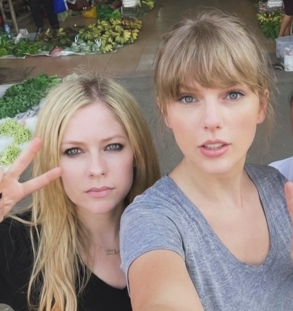 Happy Birthday, Taylor Swift! 🎉