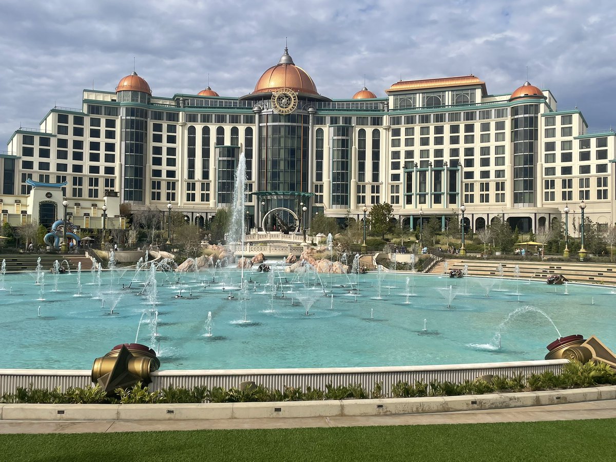 EPIC UNIVERSE is just so beautiful ✨✨