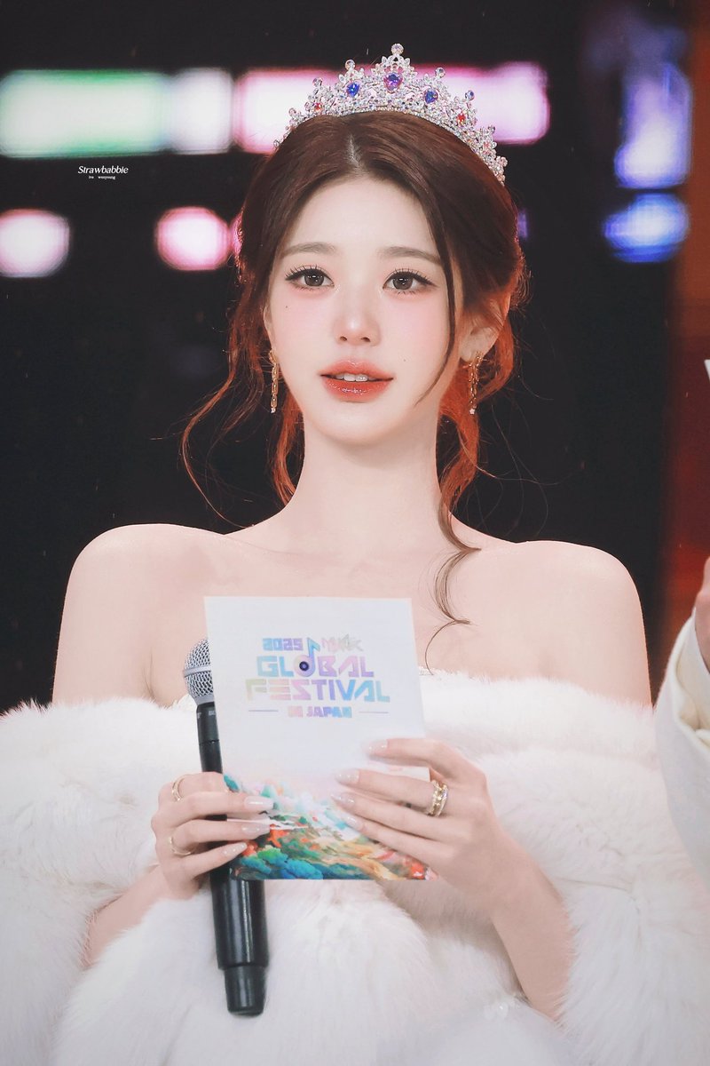 제발 이렇게까지 로판표지일수잇다고???