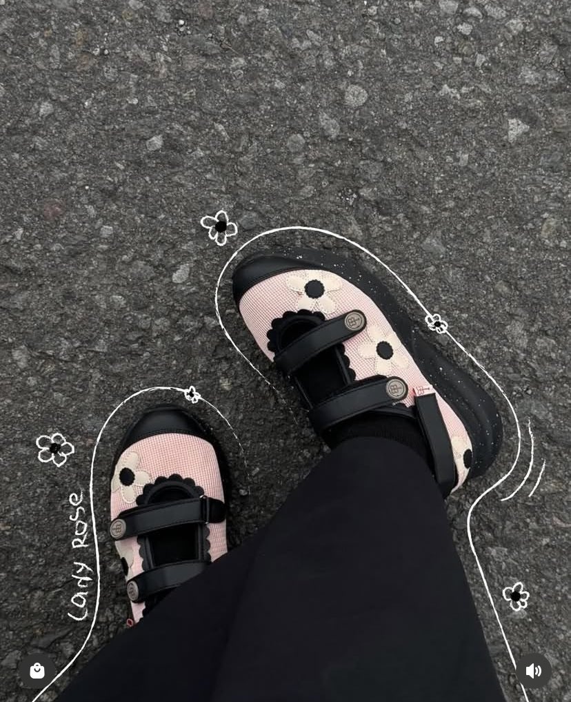 Pretty footwear with a floral touch