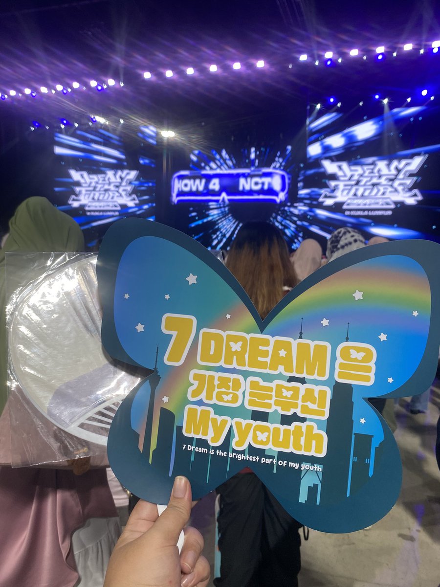 miramiko92's tweet photo. The best show everrr #TDS4inKUALALUMPUR https://t.co/N5tbISxpNe