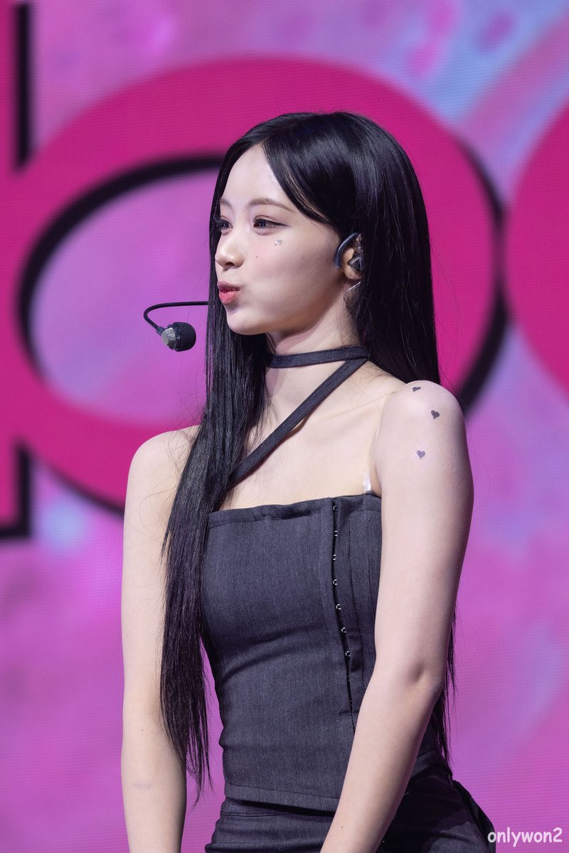 onlywon2_'s tweet photo. 251125 lip bomb 쇼케이스 리센느 원이

#RESCENE #woni #리센느 #원이 #거제소녀 #リセンヌ https://t.co/XXM9gwHHlf