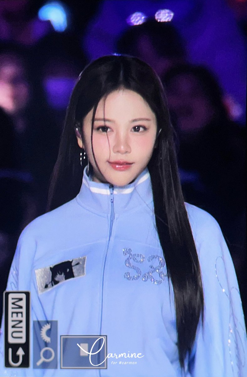 carmenimoet's tweet photo. i'm in love with this hairstyle 🫠 https://t.co/lTJDUGzmmU