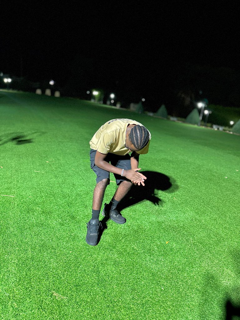 ClameMw's tweet photo. Ku fake life. https://t.co/w4fIVwcM8N