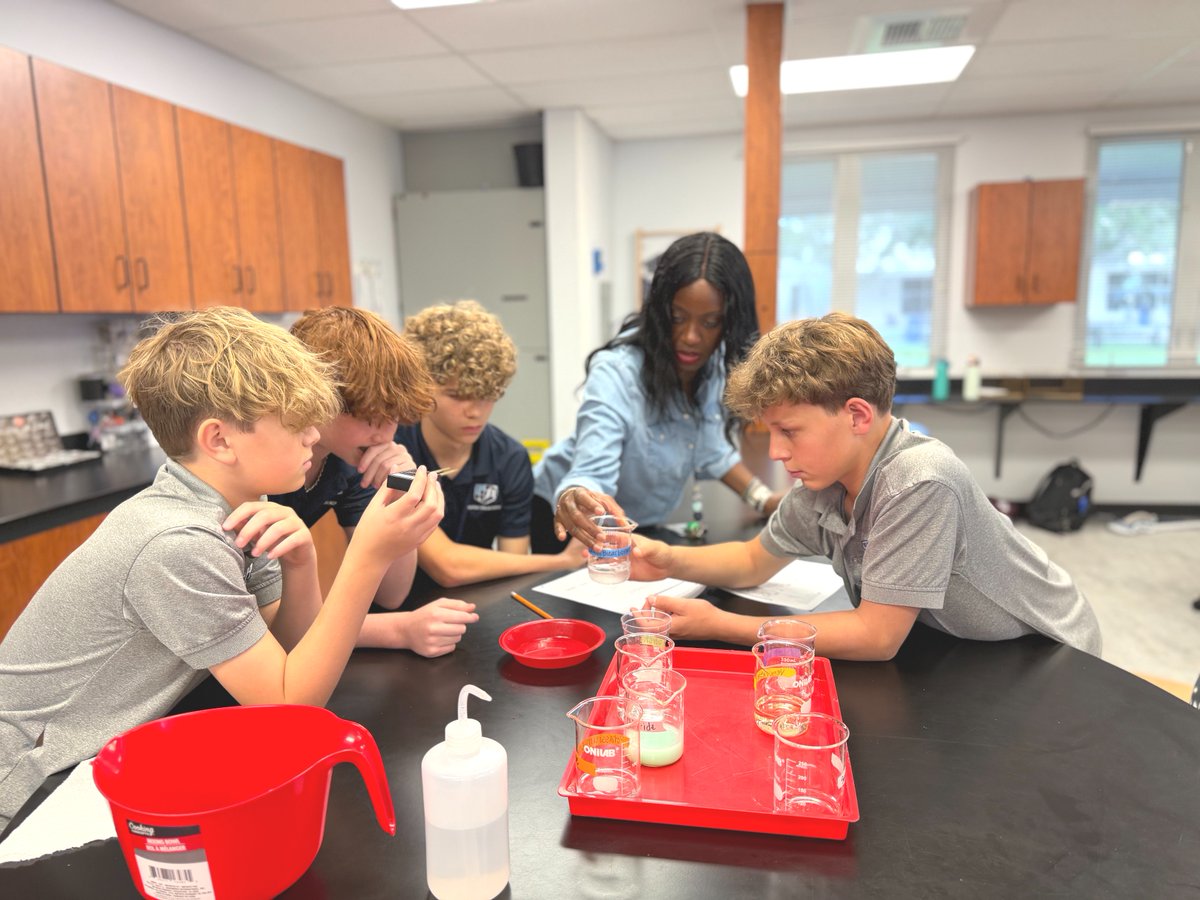 thefalions's tweet photo. Mrs. Campbell's 8th grade science students used their investigative skills in the science lab! Using conductivity testers, they analyzed eight different solutions to discover which substances contained ionic bonds and which contained covalent bonds.
#FAisFAmily #FATilden #STEM https://t.co/jDmmKsOhFj