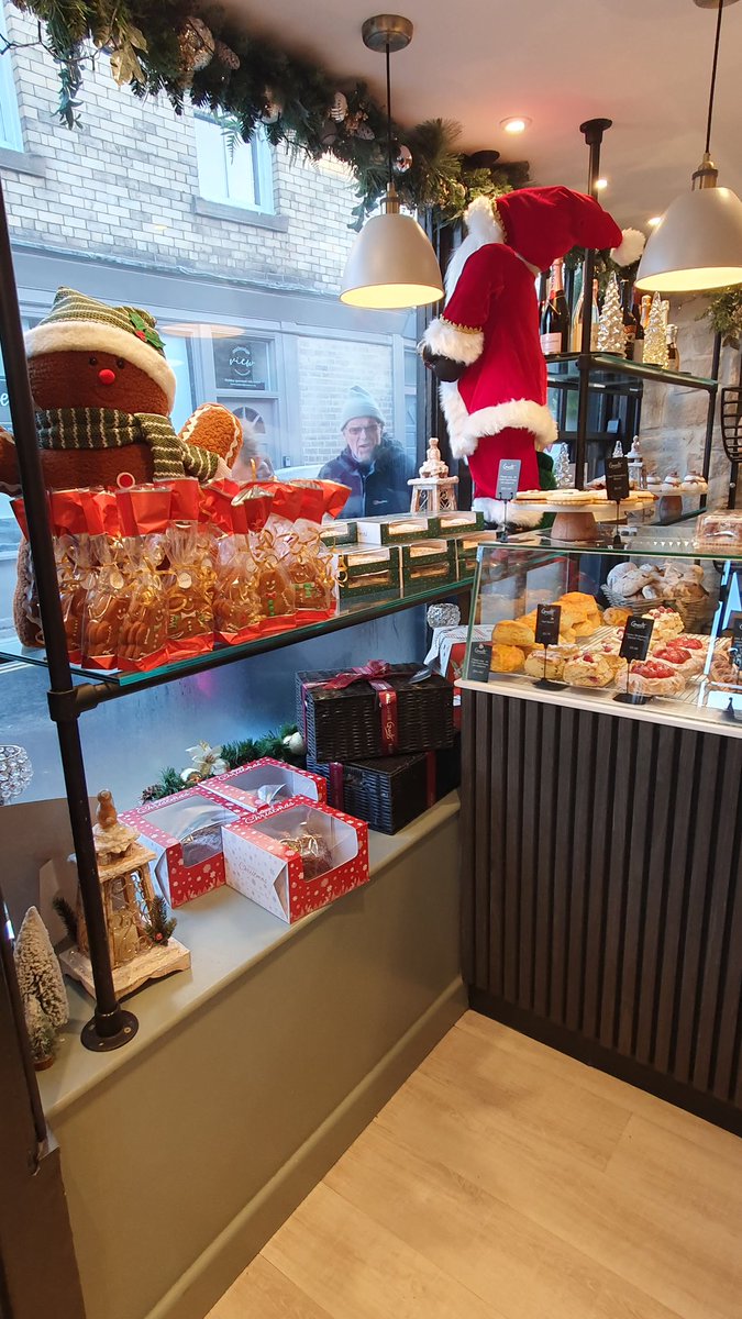 Mark_Gradwell's tweet image. Wow @GrantsBakery has taken its business to another level this Year, so much choice of delicious cakes and savouries 
Wow 👏🏻 😋