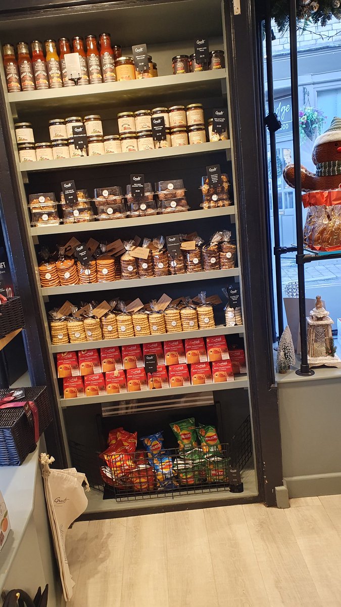 Mark_Gradwell's tweet image. Wow @GrantsBakery has taken its business to another level this Year, so much choice of delicious cakes and savouries 
Wow 👏🏻 😋