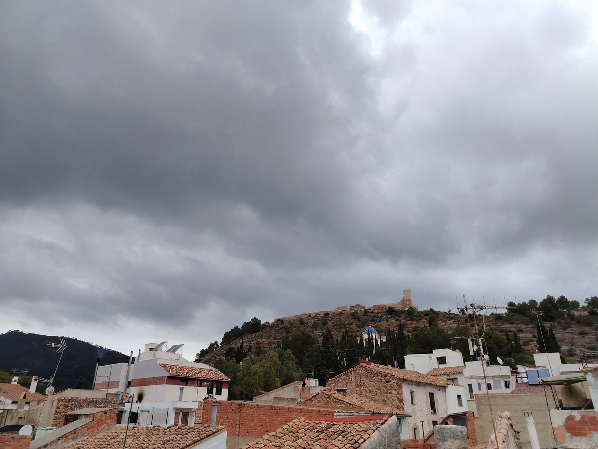 Artana, se escapa alguna gota 13°
<a href="/apuntoratge/">À Punt Oratge</a> <a href="/Valencia_WX/">ValènciaWeather⚡️</a> <a href="/meteo_cs/">MeteoCastellón</a> <a href="/Meteo_Borriana/">Meteo Borriana</a> <a href="/MeteoMorella/">Juan Amela</a> <a href="/minervagra/">Minerva GG</a> <a href="/moles_gerard/">Gerard Molés</a> <a href="/ortiz_pat/">Patricio Ortiz (Pat)</a> <a href="/oratgenet/">Oratgenet Jordi Payà</a> <a href="/jcfortea/">Joan Carles Fortea</a> <a href="/tiempobrasero/">Tutiempo</a> <a href="/Tiempo_Valencia/">☈⚡TiempoValència☔❄</a> <a href="/lasextameteo/">La Sexta Meteo</a> si hace más aviso.