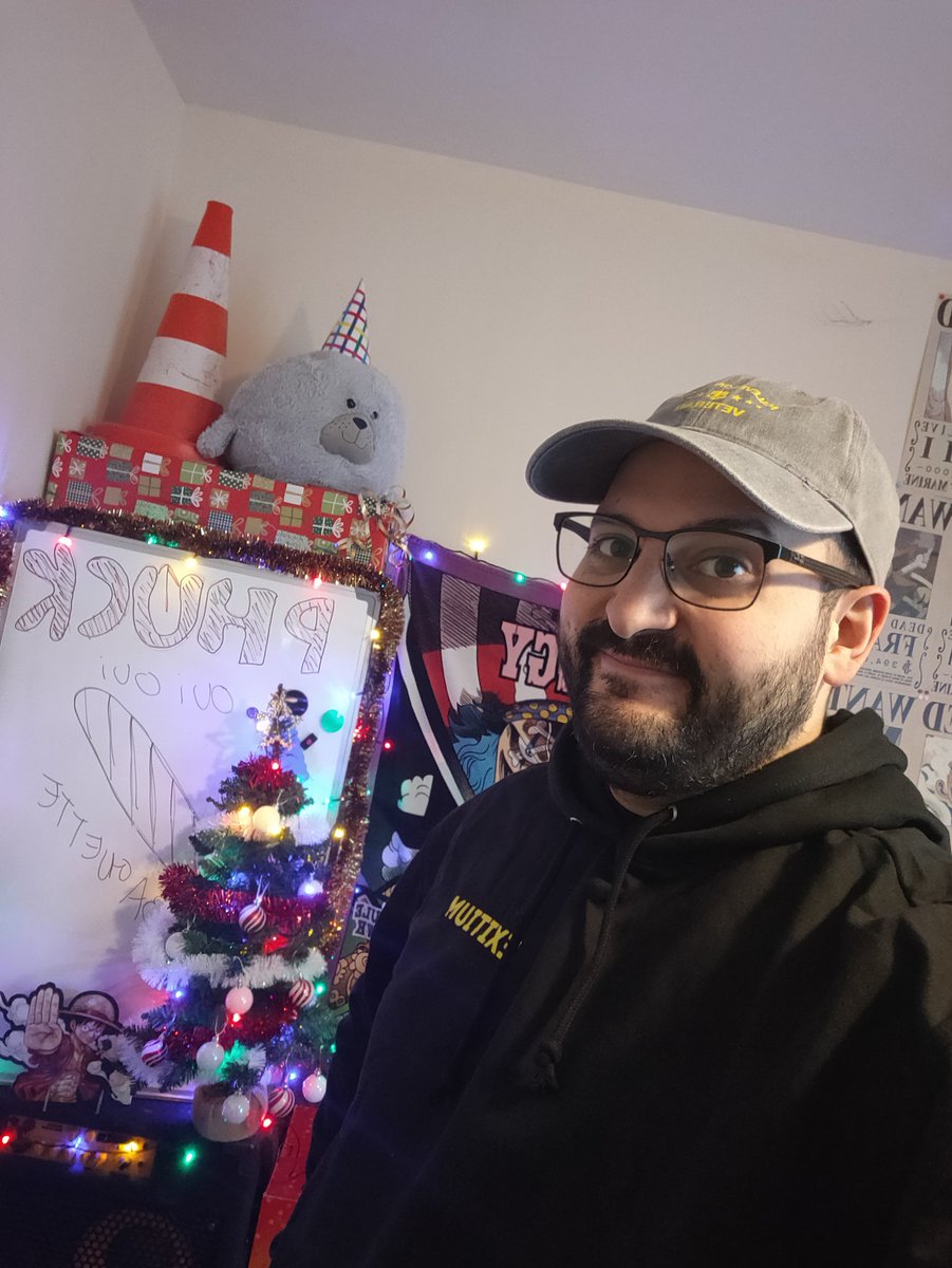 Gru_GO_'s tweet photo. @ExitiumOfficiel Ça va les gars? Moi ça va bien depuis que j'ai reçu le combo gagnant sous mon sapin ce matin! https://t.co/wCMyXElezt