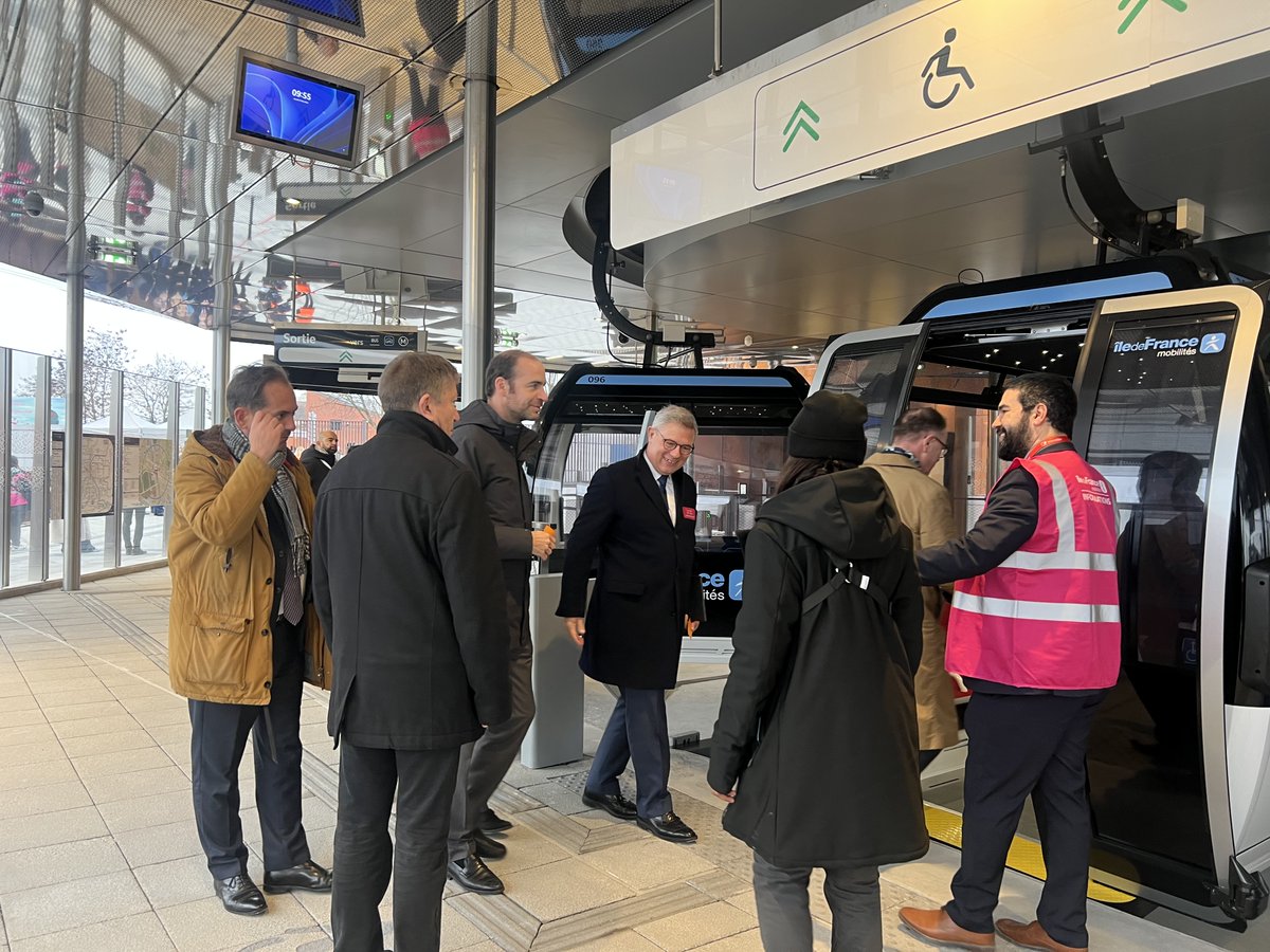 TransdevIDF's tweet photo. 🚡Ça y est c'est le jour J...le Câble C1 est inauguré !
Encore merci à @IDFmobilites pour la confiance accordée pour l'exploitation du 1er téléphérique d'@iledefrance sur le territoire de @MarneSeine_IDFM
Bravo aux équipes pour leur mobilisation au service des voyageurs👏 https://t.co/UAHXpns07b