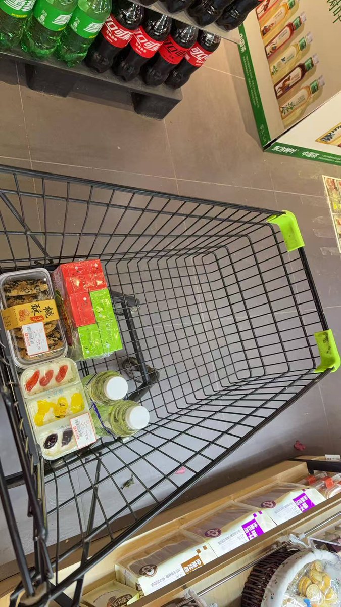 小女人 tweet media