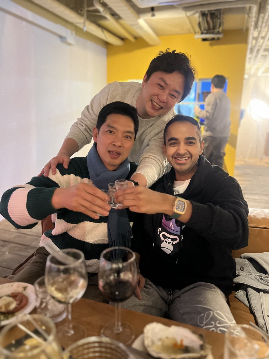 PUNKVISM's tweet image. 👀🔥 Punkvism team × Evan Luthra × Tap Shop Bar CEO… secret meeting?!
@EvanLuthra 

Great food, great drinks, and even better conversations. 🍷✨

This is just the beginning.👉 Stay tuned, Punkyvists.

What’s coming next will be big. 🚀🏴‍☠️#Punkvism #PVT #TapShopBar #Web3…