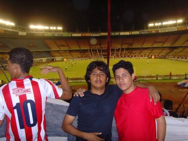 <a href="/ChrisDaes/">Christian Daes</a> <a href="/JuniorClubSA/">Junior FC</a> <a href="/FunTecnoglass/">Fundación Tecnoglass</a> #Juniortupapa #JuniorLaMonda 
Tío, regálame la camisa.
Siempre voy al estadio 🏟️. La mayoría de veces va poca gente.
🙏🦈🏟️🇲🇨
Si hay un hincha fiel de Junior, soy yo.