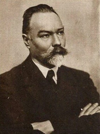 152 года назад, 13 декабря 1873 г., родился великий советский поэт и прозаик, коммунист, лидер русского символизма, один из основоположников советской литературы, ректор ВЛХИ Валерий Яковлевич Брюсов.
